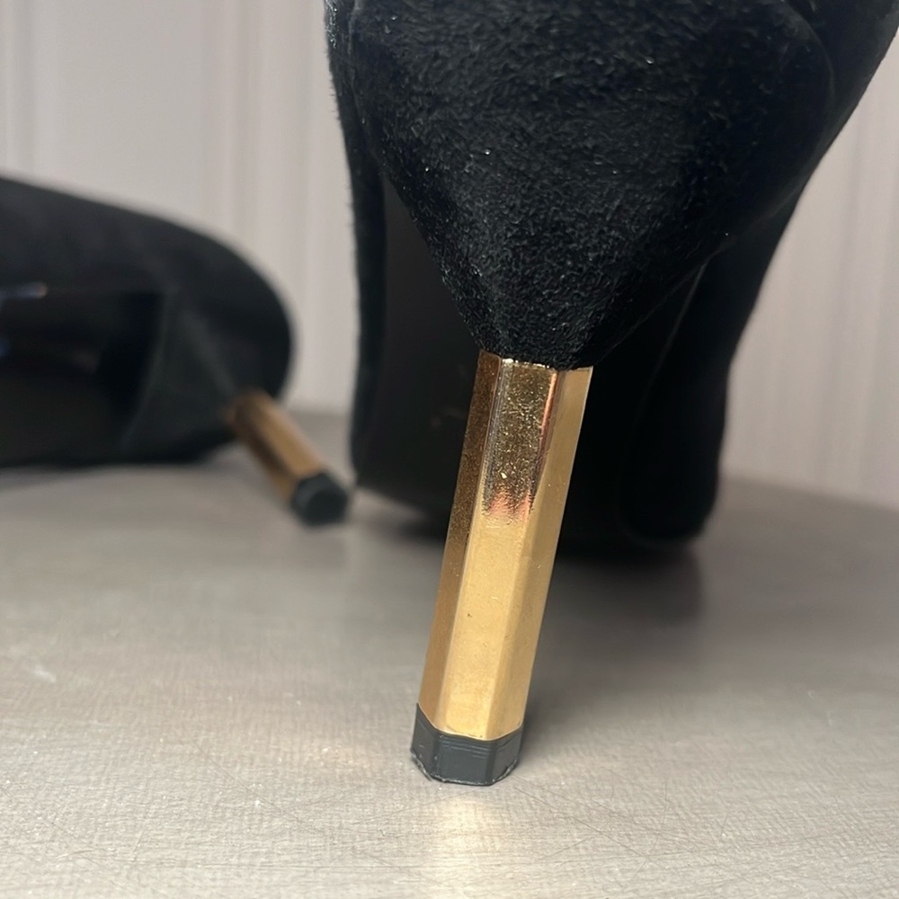 Stuart Weitzman Suede Heels - Picture 12 of 12